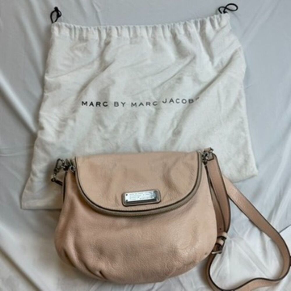 LIKE NEW Marc by Marc Jacobs Classic Q Natasha Pearl Blush Leather Crossbody Bag